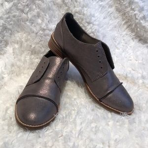 Silver sparkly Fergalicious oxfords